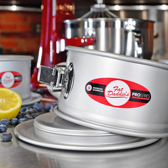 BakewareAnodized Aluminum Round Springform Cake Pan