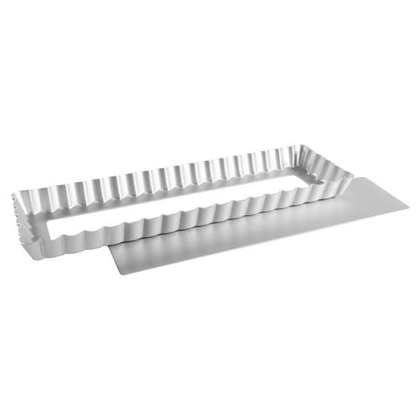BakewareRectangle Fluted Tart Pan with Removable Bottom