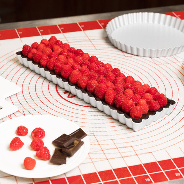 BakewareRectangle Fluted Tart Pan with Removable Bottom